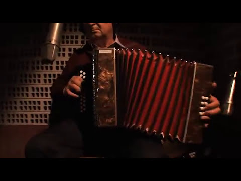 Los Gauchos de Roldán Share Rural Dance Music Tradition of Uruguay [Behind the Scenes Documentary]