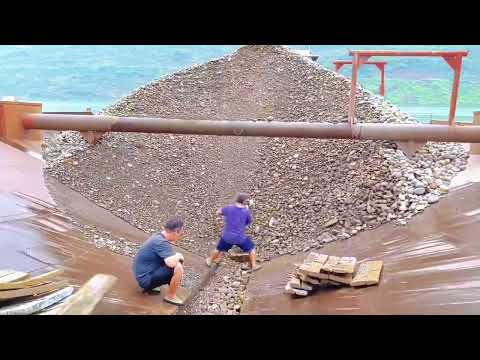 Barge unloads 4500 tons of pebbles - Relaxing video, the colors of the stones are beautiful