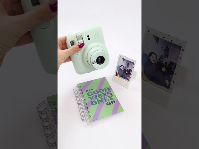 Vídeo relacionado con FRETONBA Foto Iman Nevera para Polaroid Instax Mini Papel Fotografico, 10 Piezas 9,5 x 6,5 cm Marcos de Fotos Magnéticos, Imanes Personalizados Nevera Para Foto, Postal, Blanco