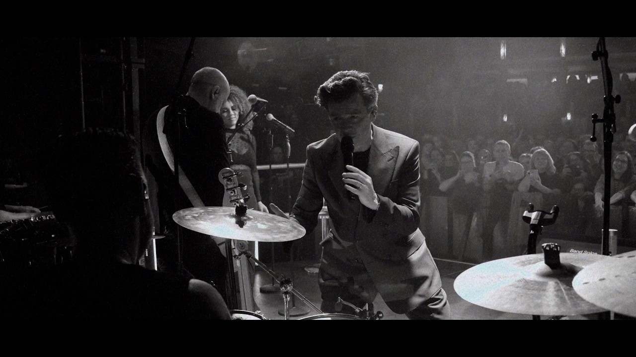 Rick Astley - Driving Me Crazy 