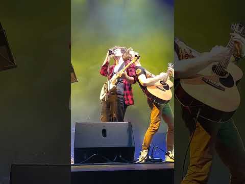 A GRUND - Csak úgy csinál [Pál Utcai Fiúk] (live @ Vígszínház)