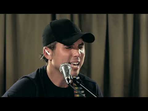 Wonderwall cover by Chris Alves