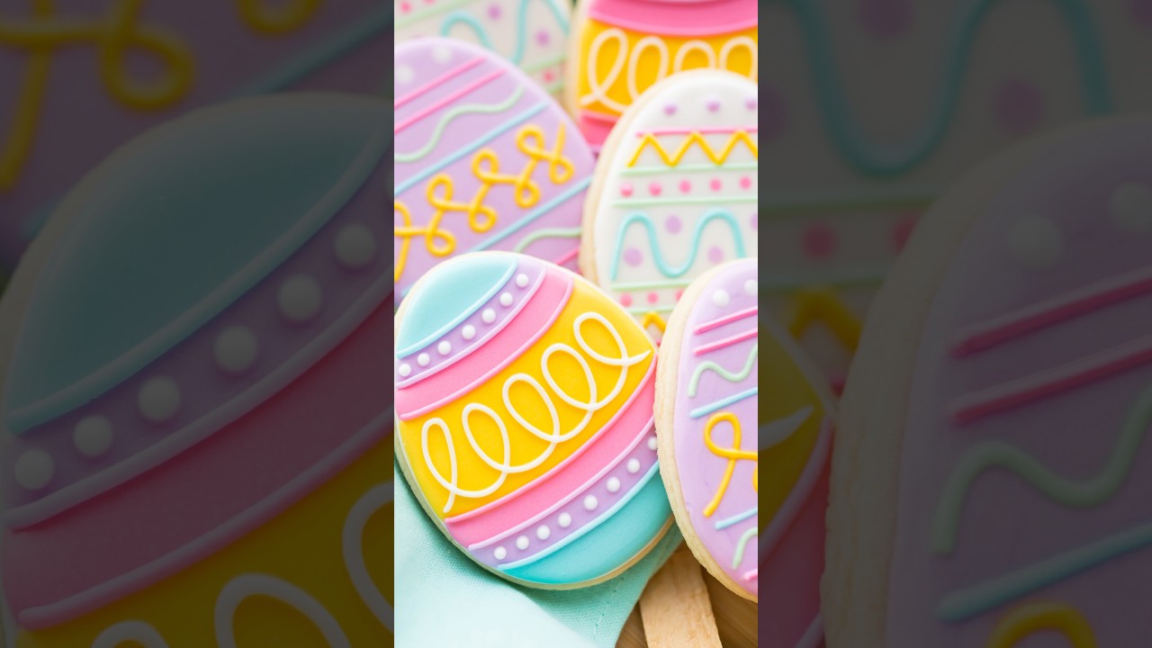 Easter egg sugar cookie decorated with royal icing #cookiedecorating #royalicing #easter
