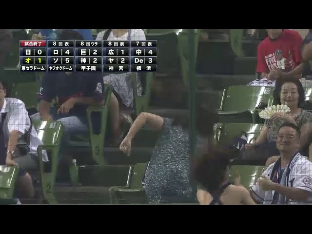 観客席でファンが素晴らしいキレ＆ノリ!! 抜群の動きを披露!! 2014/7/23 L-E