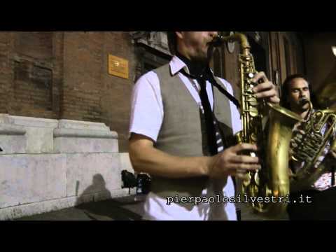 Swing Ninjas at Ferrara Buskers Festival 2011