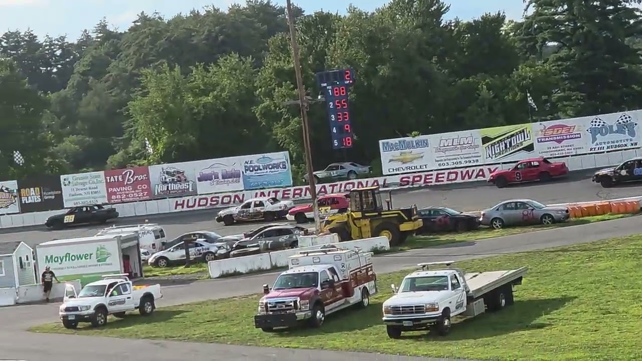 Hudson Speedway - Crown Vics Heat 1