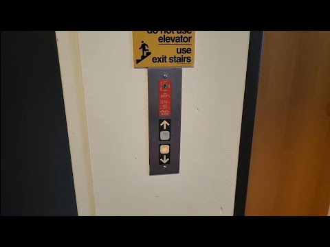 Dover Hydraulic Elevator @ E.M. Pearson Theatre - Concordia University - St. Paul, MN