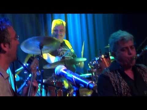 TWO YOUNG LOVERS (Dire Straits) performed by SULTANS OF SWING BAND with Miguel Talavera