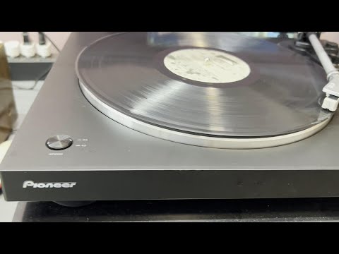 The King of Sound - Pioneer PL-30 Turntable
