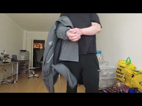 MongoTV_8697 - MIN GÅTUR - Del 5 - Cykler Til IRMA og Sælger Tomme Flasker og Køber Pose Saltlakrids