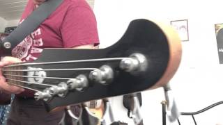 Video thumbnail for 1995 Epiphone Non-Reverse Thunderbird 5 string bass demo by Dubya daBassman