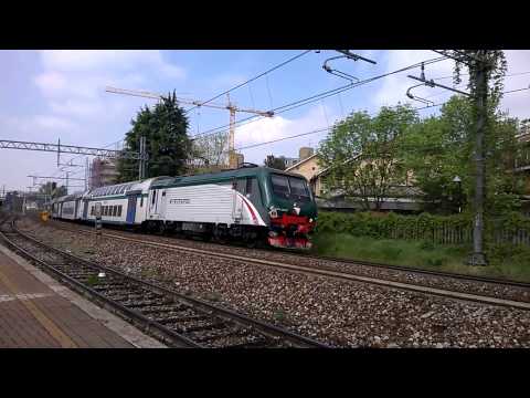 E464 293 Trenord+6 2 piani Trenord e XMPR - Monza Sobborghi - 18/04/2015