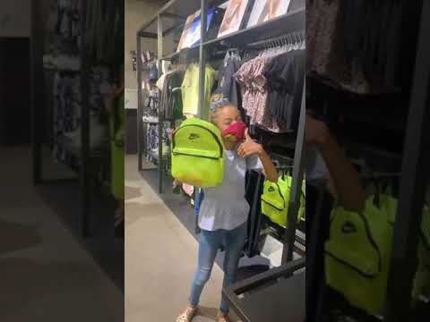 Nike store La Défense Coucou mes ptits sucres #maimouna #nike