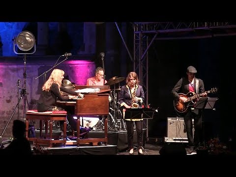 Barbara Dennerlein feat. Karolina Strassmayer - Gray May Blues