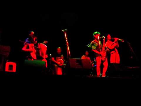 The Last Balkan Tango, Dovoie Sestri en La Oreja Negra, 5/4/13.