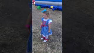 3 year old sings Good Ship Lollipop/ Shirley Temple at Pumpkin Patch