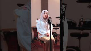 Download lagu Sholallahu Robbuna 'Ala Nuril Mubin #nissasabyan #sholawatnabi #shorts #sholawatpenyejukhati mp3