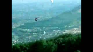 preview picture of video 'Successful Paraglider Start at Frohburg, Switzerland'