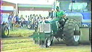 preview picture of video 'Vintage Mod Stock Oliver 88 Tractor Pull: Butler Farm Show'