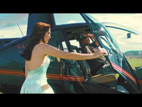 𝑱𝒖𝒅𝒊𝒕𝒉 𝑪𝒂𝒃𝒓𝒆𝒓𝒂 𝒑𝒓𝒆𝒔𝒆𝒏𝒕𝒔: 𝑱𝒂𝒎𝒆𝒔 𝑩𝒐𝒏𝒅 𝑪𝒐𝒍𝒍𝒆𝒄𝒕𝒊𝒐𝒏 𝑭𝒂𝒔𝒉𝒊𝒐𝒏 𝑭𝒊𝒍𝒎