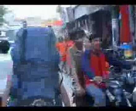 wariactwo na ulicy w Benaresie