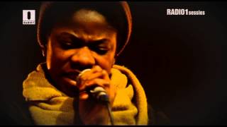 COELY - AIN'T CHASING PAVEMENTS // RADIO 1 SESSIES 2012