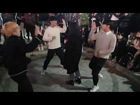 20191112. ILLUSION. BLOCK B 'HER',  EXO 'LOVE SHOT' COVER. ENJOYING IMPROMPTU BUSKING WITH ONLOOKER.