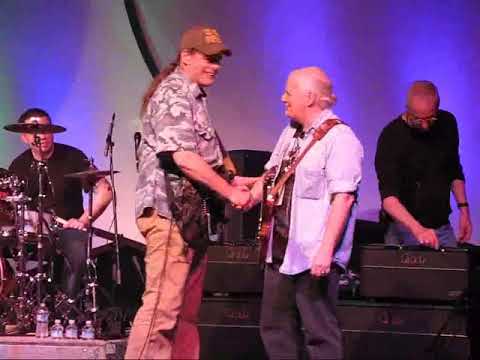 Ted Nugent and Bugs Henderson, Soul Man & Johnny B Goode, Dallas Guitar Show, 19 April 2010