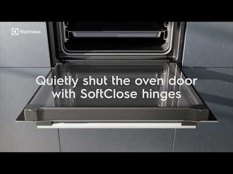 Electrolux Oven - Ultimate Taste 500 Matrix 72L - Door closes itself softly with a gentle push