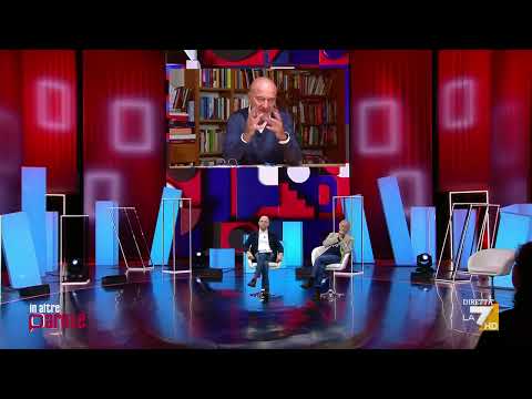 Claudio Bisio imita il ministro Giuli citando Dario Fo: l'esilarante parodia