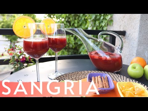 REFRESHING HOMEMADE SANGRIA (with tips from the Spanish chef!)