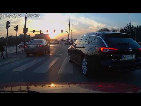 Opel Insignia WN przez dwa pasy