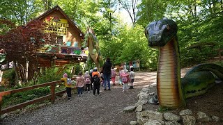 Lebensgroße Dinosaurier zur Diversifizierung des Tourismus