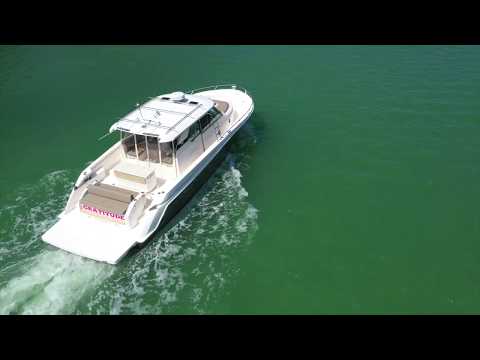 2016 Tiara Model Q44