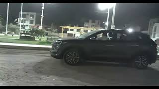 Dron de Apoyo Policial registrando detalles de vehículo con ocupantes bebiendo alcohol