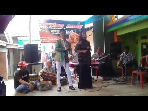 Dasi dan gincu voc.DAVI MC ft YESI new artisana grup