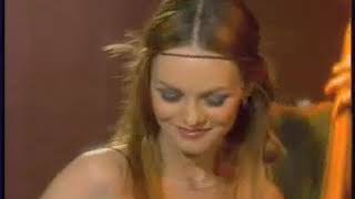 Vanessa Paradis L&#39;eau et le vin dans Nulle Part Ailleurs