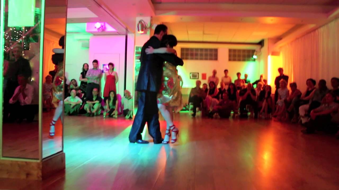 Milonga Esta Noche de Luna Paris : María Olivera y Gustavo Benzecry Sabá