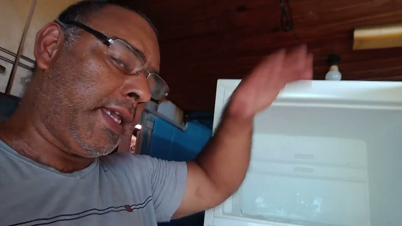 geladeira gela o congelador mas a parte de baixo não resfria