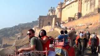 preview picture of video 'elephant ride at the Amber Fort and Palace in Jaipur'