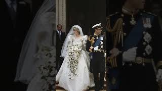 Download lagu Princess Diana once looked for Camilla during her wedding. mp3