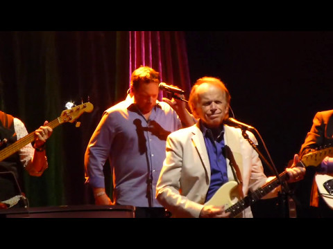 Matt Jardine and Brian Wilson - Wouldn't It Be Nice (Live 4/9/2017)