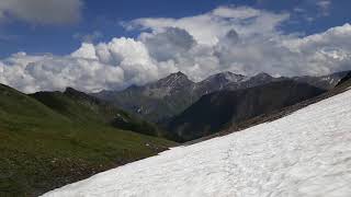 Zwischen Schnee und Regen - Aufstieg zur Greina Hochebene