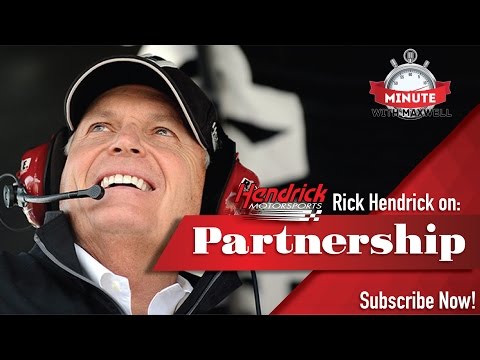 Minute With Maxwell: Do You Want Friends or Fans? - John Maxwell Team