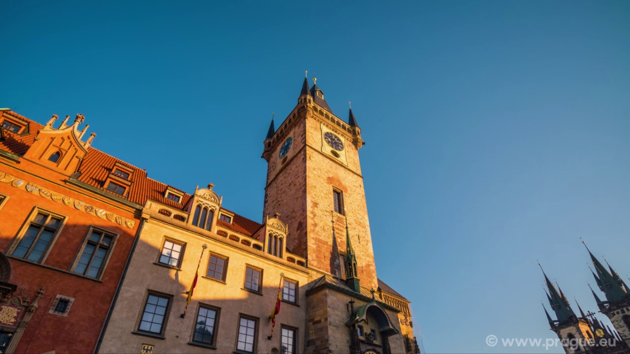 Discover a captivating peek of Old Town Hall & Astronomical Clock.