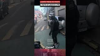 LADRÃO PERDE NO PINOTE E METE O LOUCO A PÉ! 🏍️💨🏃♂️ #viral #police #fuga #youtubeshorts