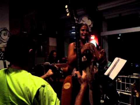 Roberta Aureliano - "Mocidade" do Mestre Sebastião do Guerreiro da Viçosa