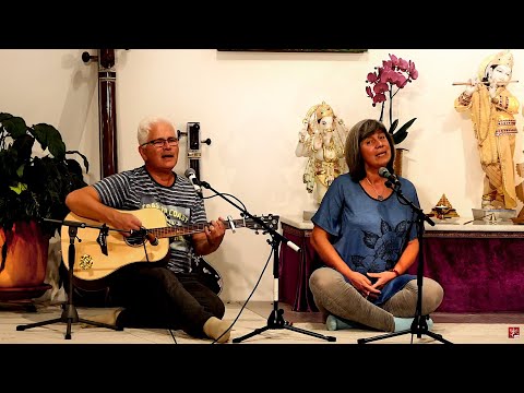 Mantrasingen, Meditation im Satsang mit Sybille und Mudita - Yoga Vidya Live 20:00 Uhr 22.09.2020