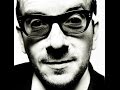 ELVIS COSTELLO "EVERYDAY I WRITE THE BOOK" (BEST HD QUALITY)