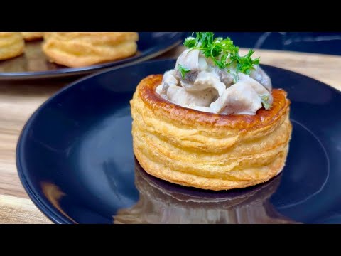 VOL AU VENT petites bouchées feuilletées remplies d’une garniture crémeuse 